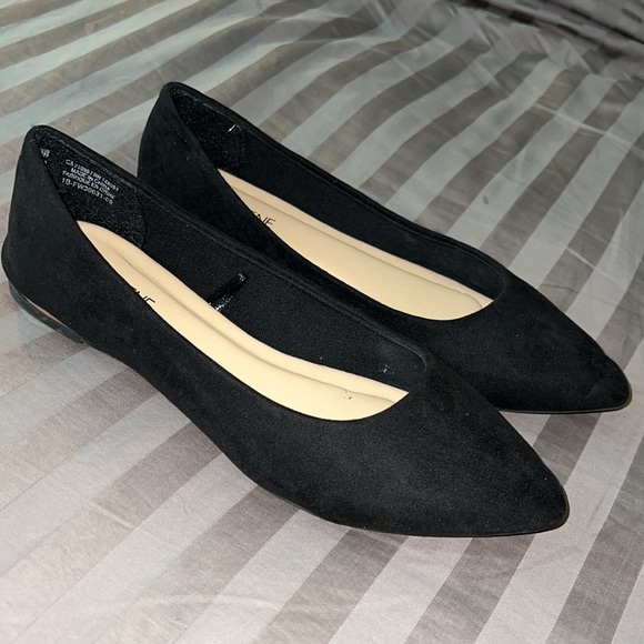 Black Women’s Flat - Picture 5 of 6